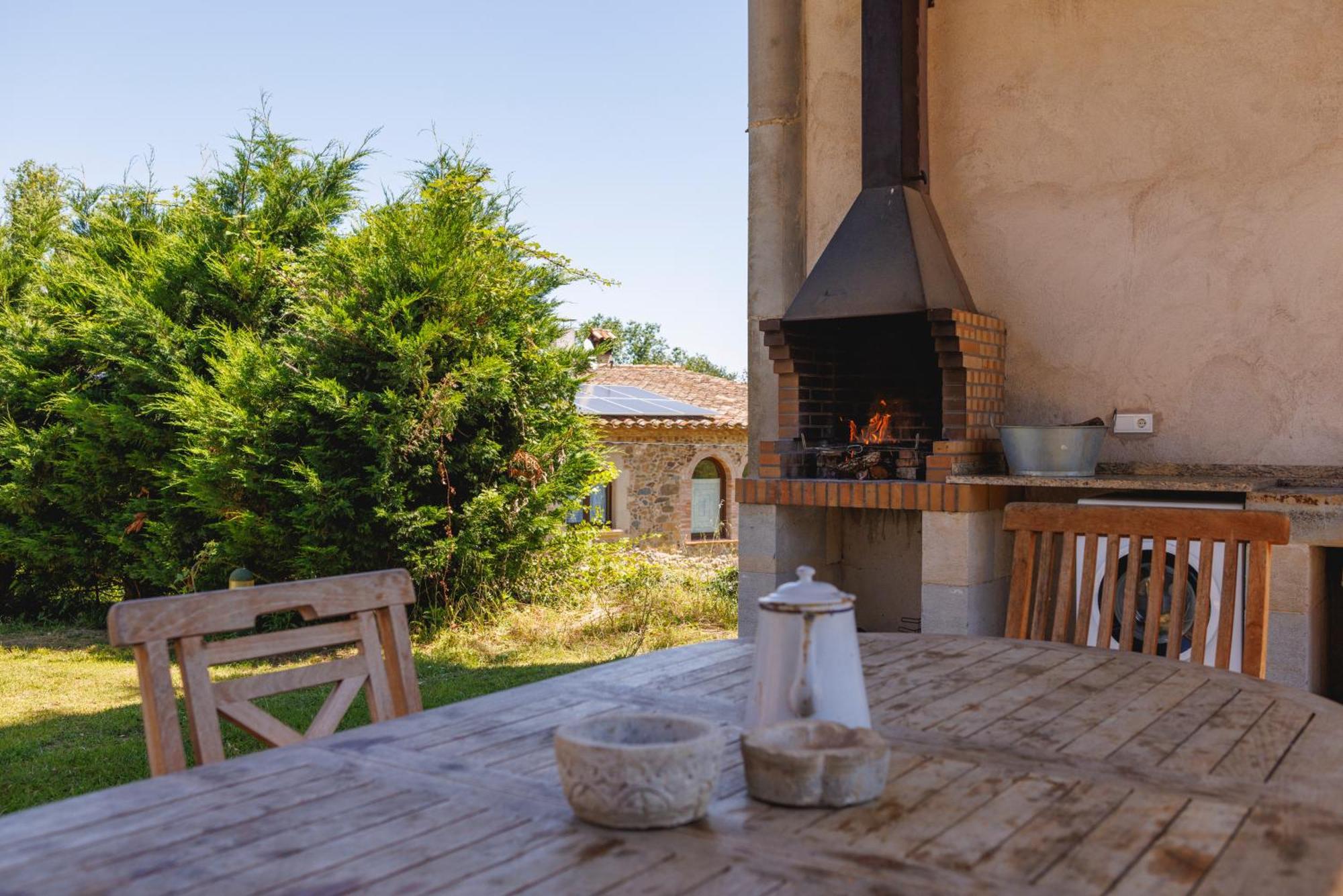 Turisme Rural - Mas Vila - Monells Hostal La Bisbal d'Emporda Exterior foto