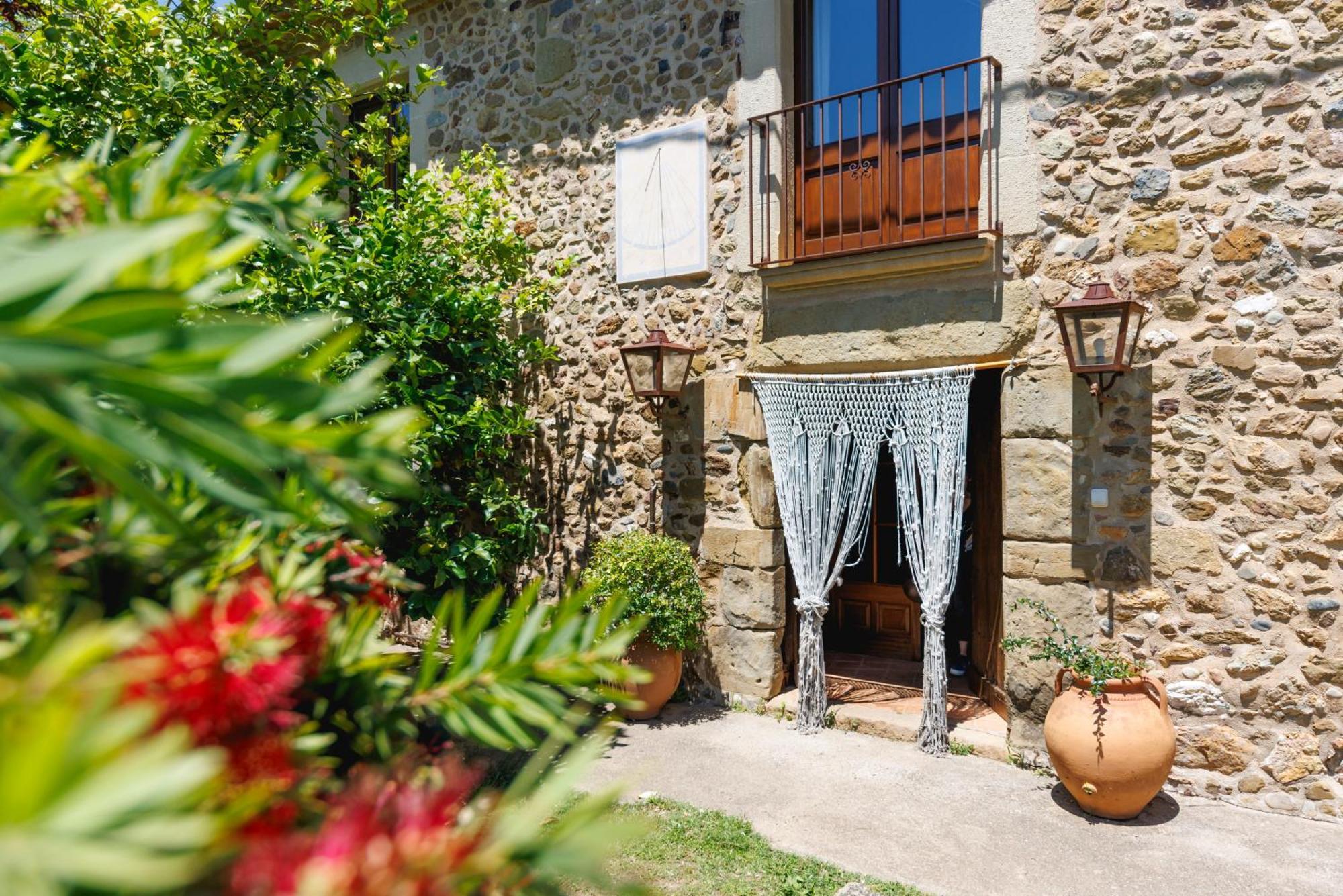 Turisme Rural - Mas Vila - Monells Hostal La Bisbal d'Emporda Exterior foto